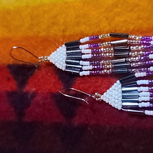 Beautiful beaded earrings! - Picture 3 of 3